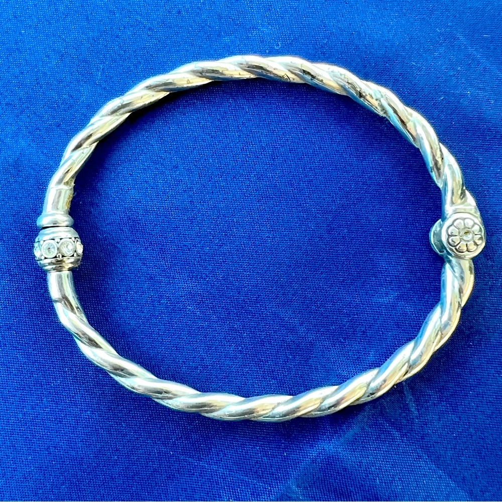 Brighton Silver Plate Twisted Metal Rope Charm Holder… Gem